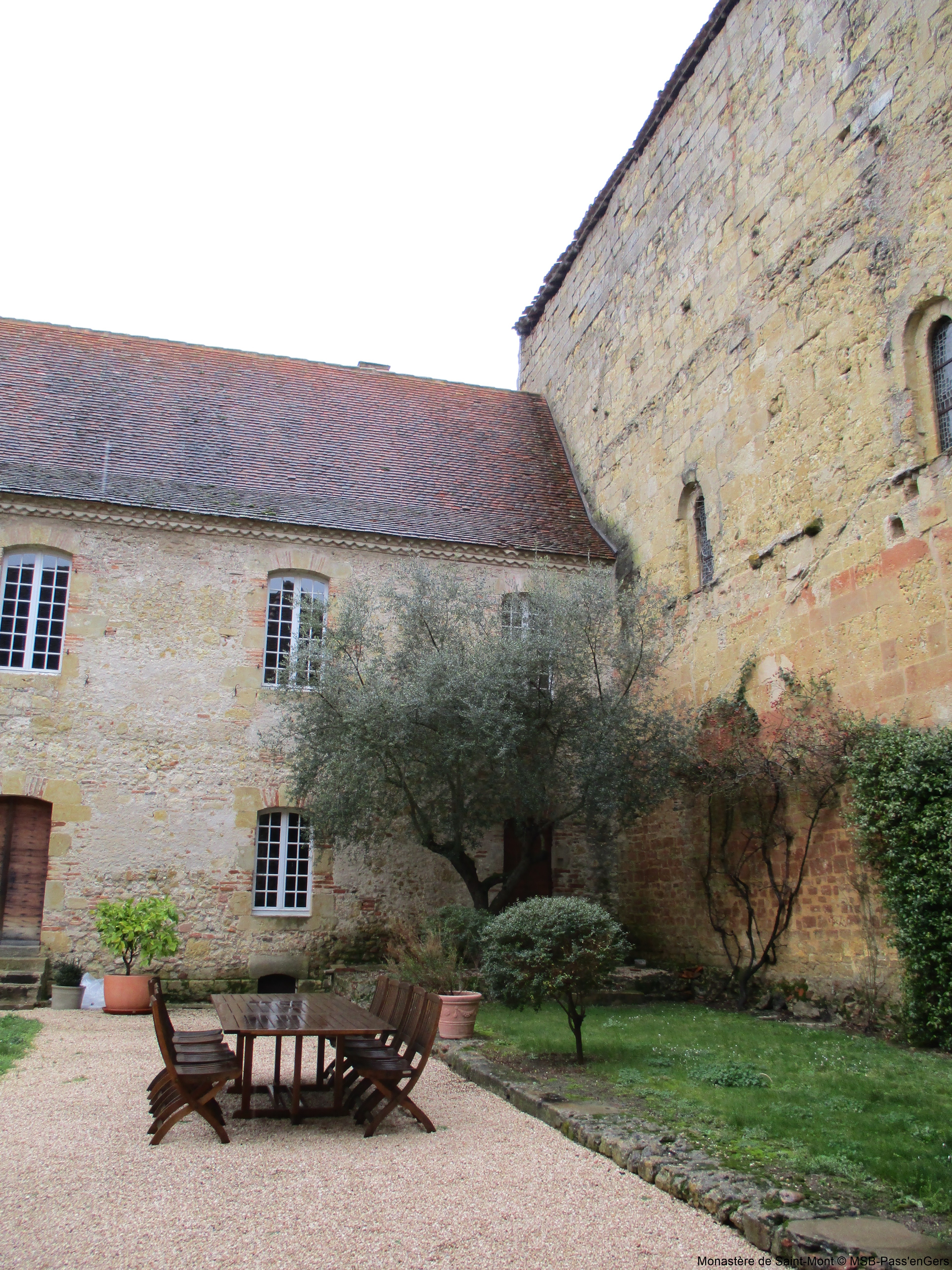 Le Monastère de Saint-Mont, une visite à ne pas manquer ...